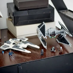 LEGO® Caza Colmillo Mandaloriano vs. Interceptor TIE
