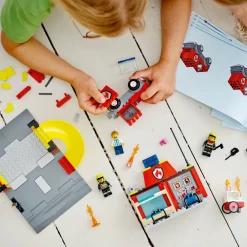 LEGO® City: Parque de Bomberos y Camión de Bomberos