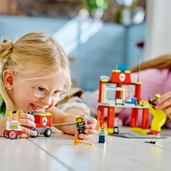 LEGO® City: Parque de Bomberos y Camión de Bomberos