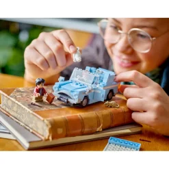 LEGO® Harry Potter: Ford Anglia™ Volador