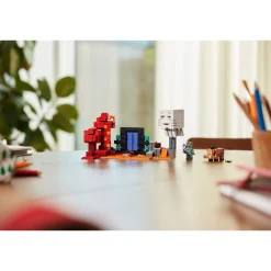 LEGO® Minecraft: La Emboscada En El Portal Del Nether