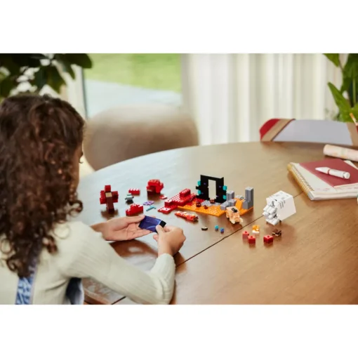 LEGO® Minecraft: La Emboscada En El Portal Del Nether