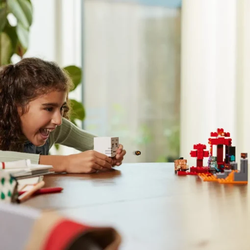 LEGO® Minecraft: La Emboscada En El Portal Del Nether
